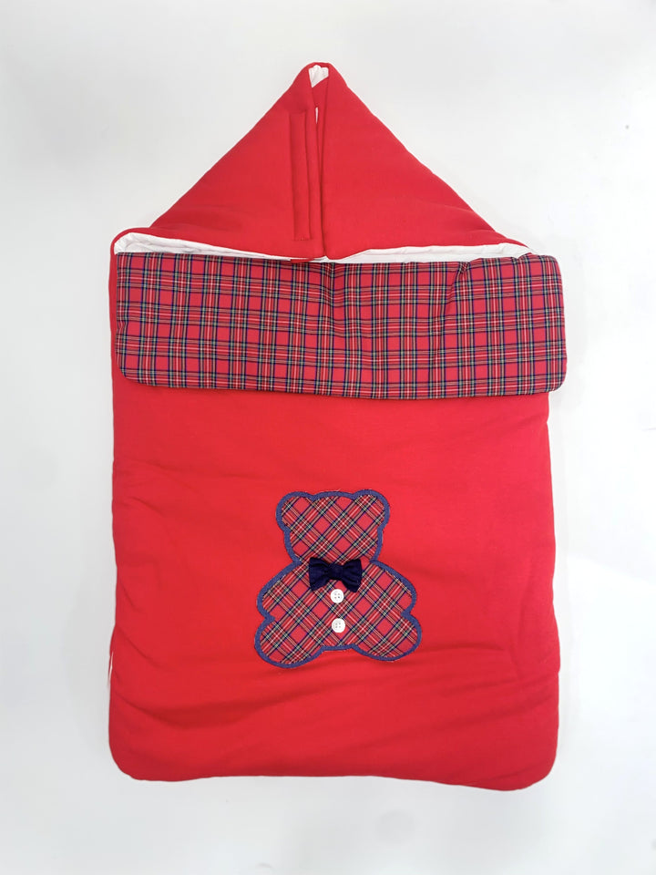 Sacco nanna imbottito rosso con cappuccio e dettagli tartan 8555 RS PERDIPIU 
