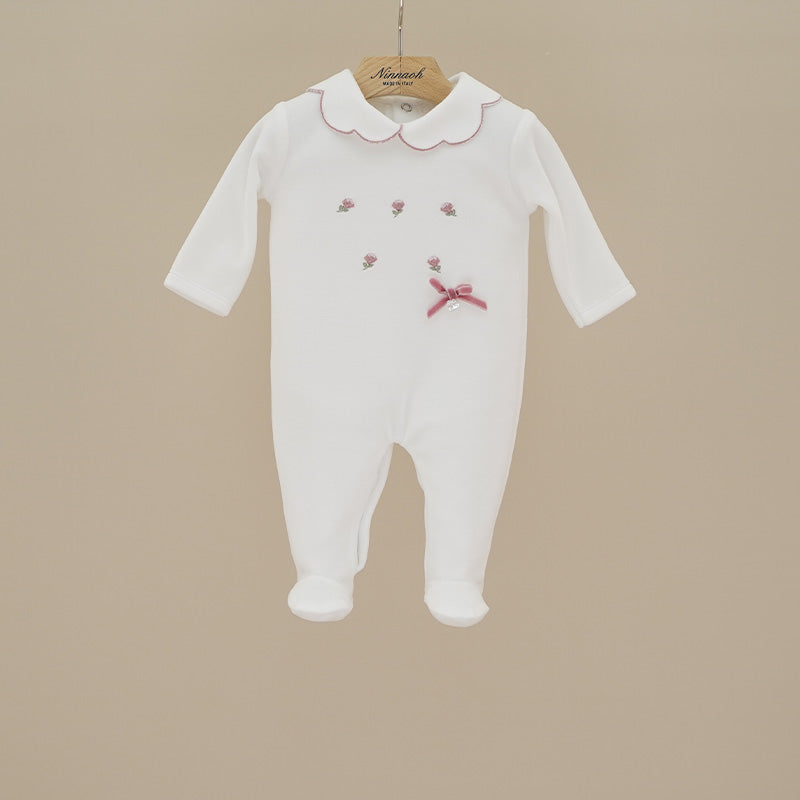 Tutina in ciniglia con ricamo rose e fiocco T44 BR NINNAOH 