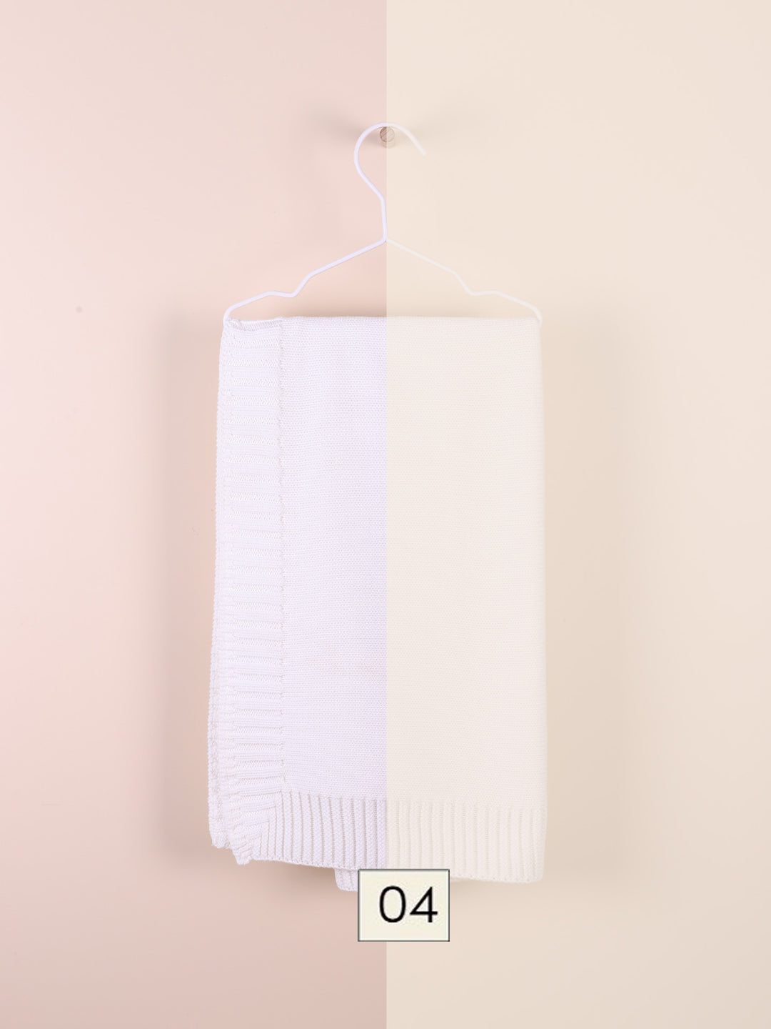 Copertina in filo beige 08306A 04 WEDOBLE 