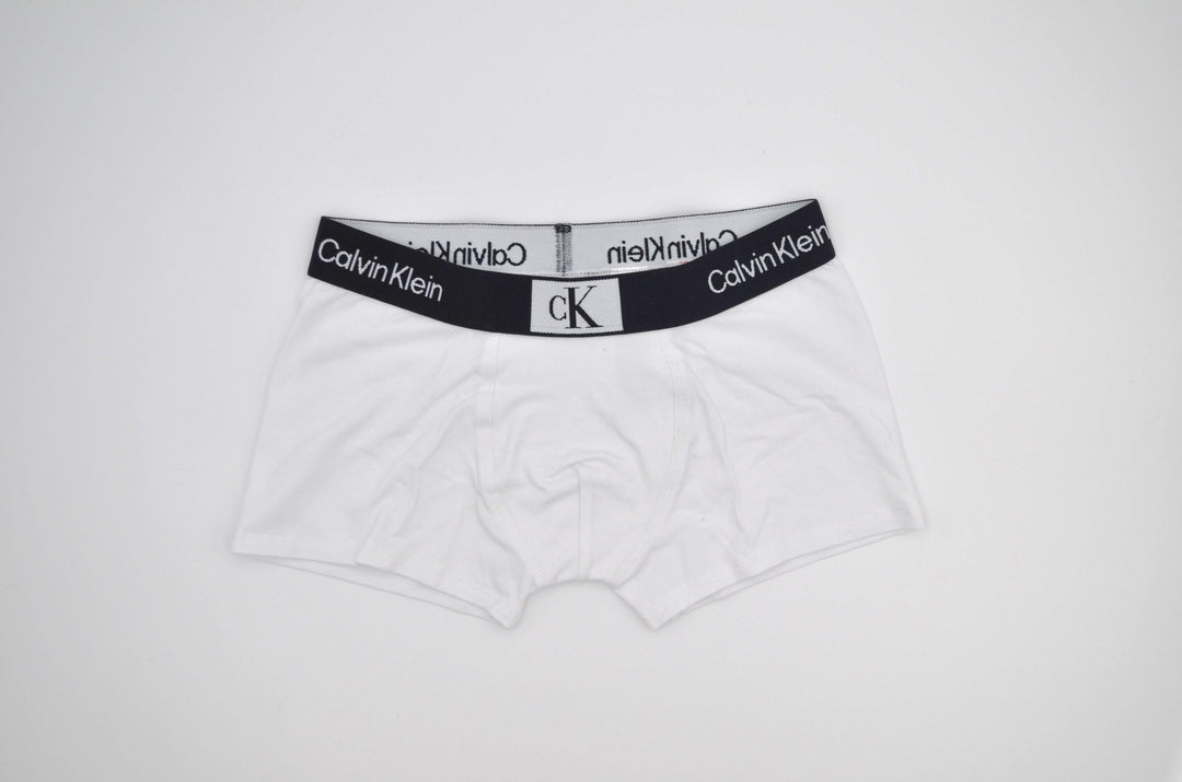 B700467BI Calvin Klein