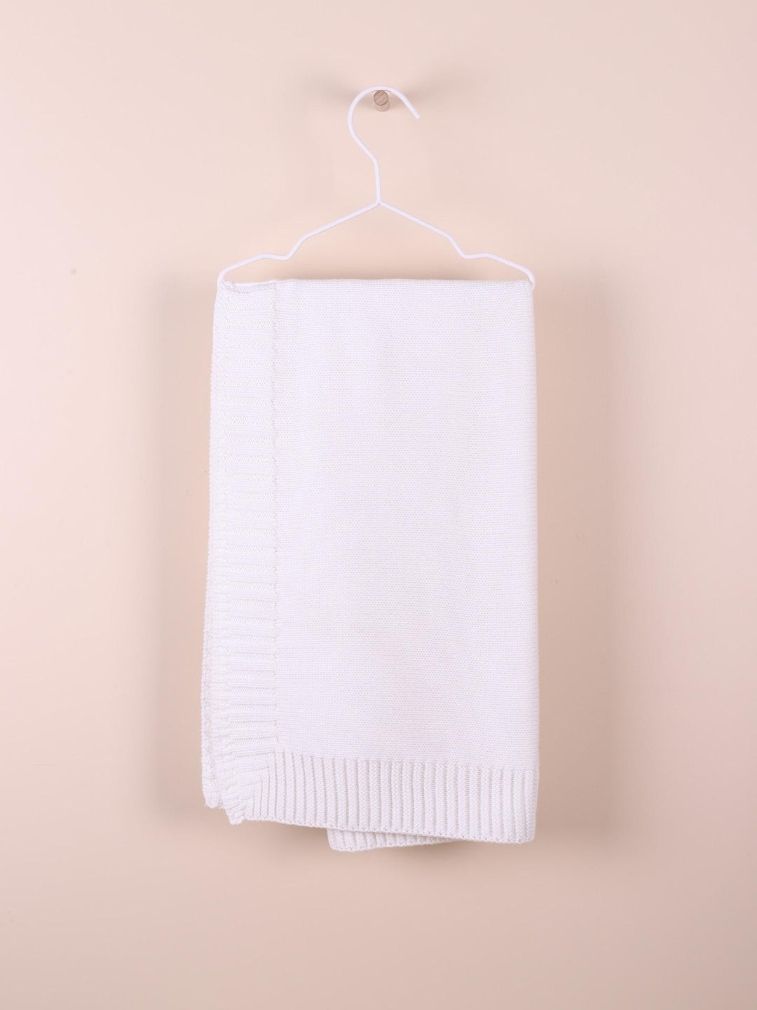 Copertina in filo bianco 08306A 03 WEDOBLE 