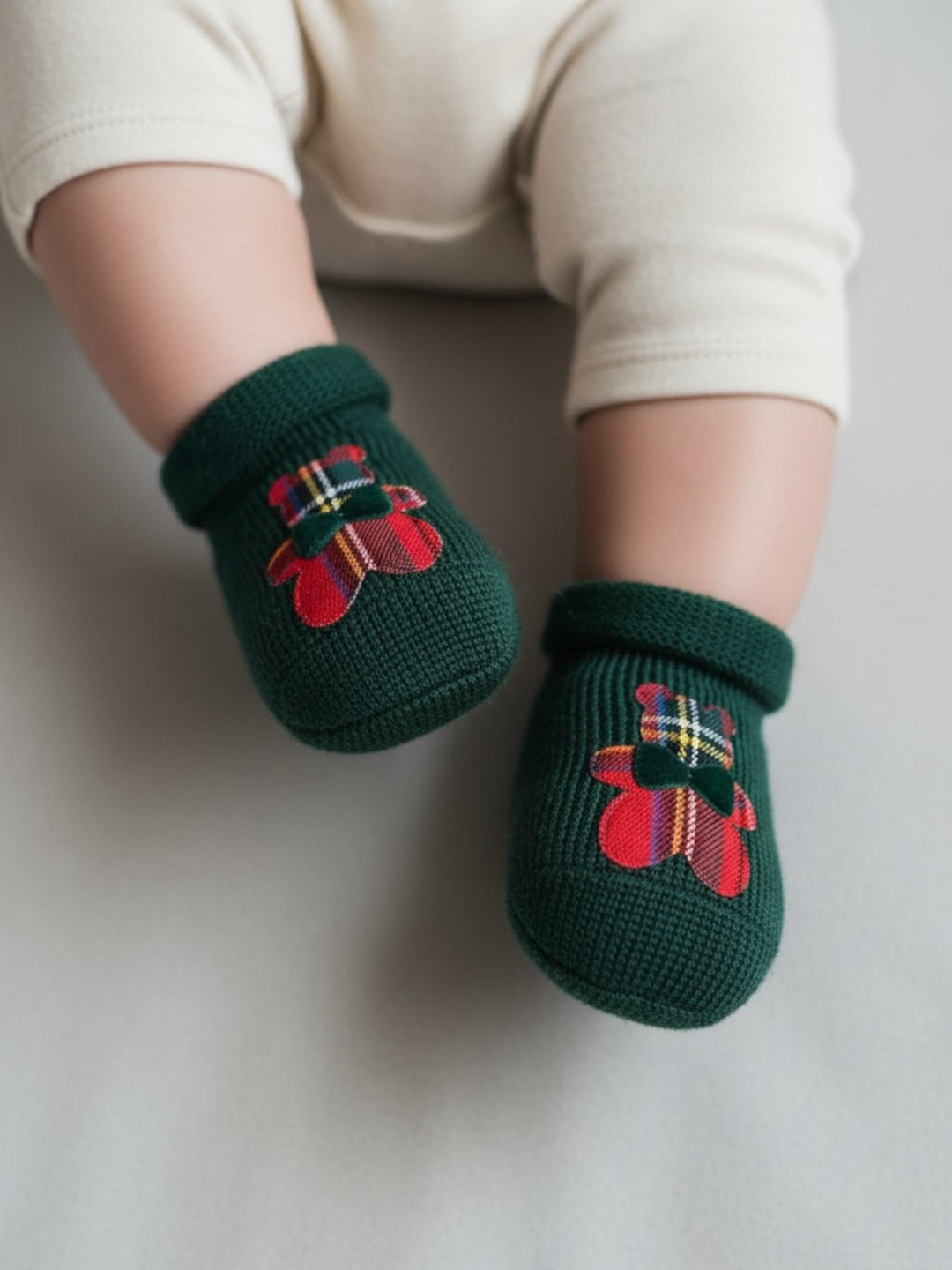 Scarpine neonato in lana con orsetto tartan 2953 V8 STORY calze 