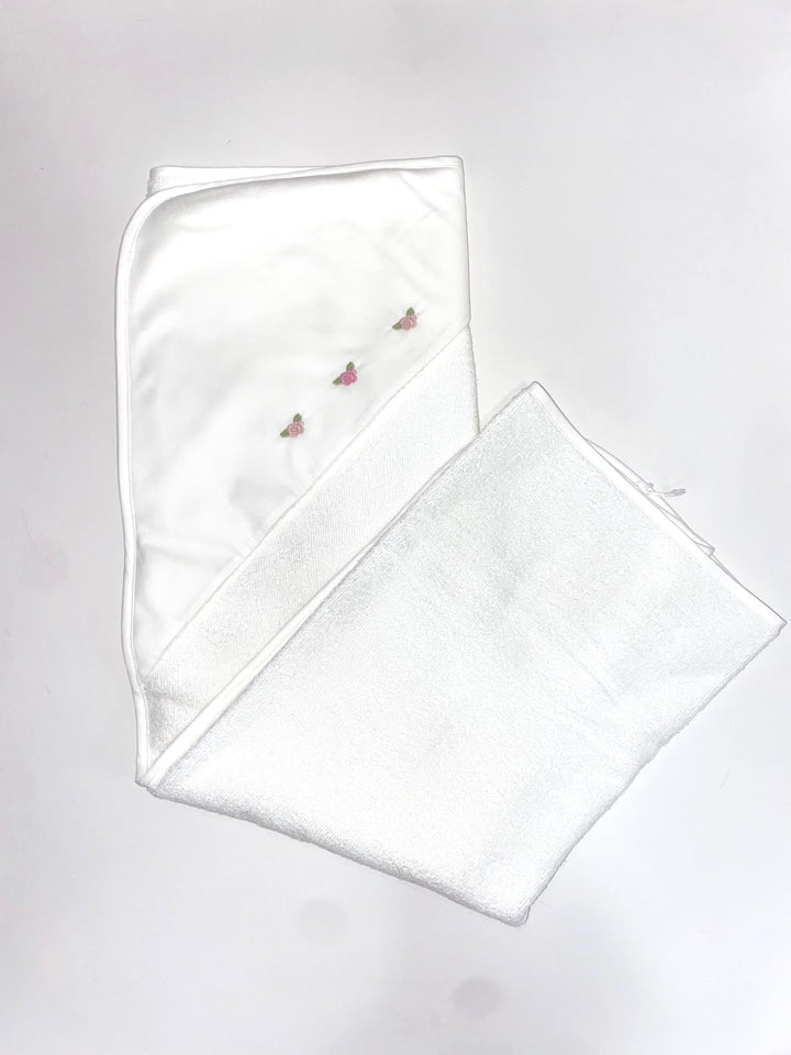 Triangolo da bagno in piquet con roselline ricamate a mano AS8000 BR Teto e Tatta 