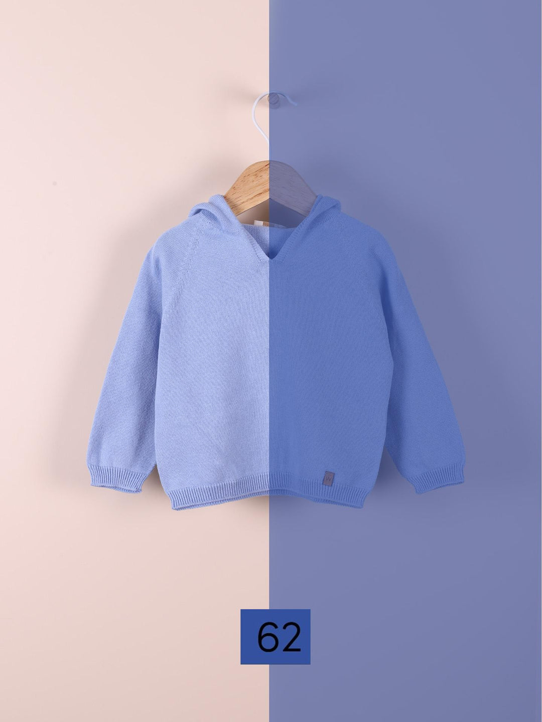 Maglione con cappuccio in filo bluette 12301A 62 WEDOBLE 