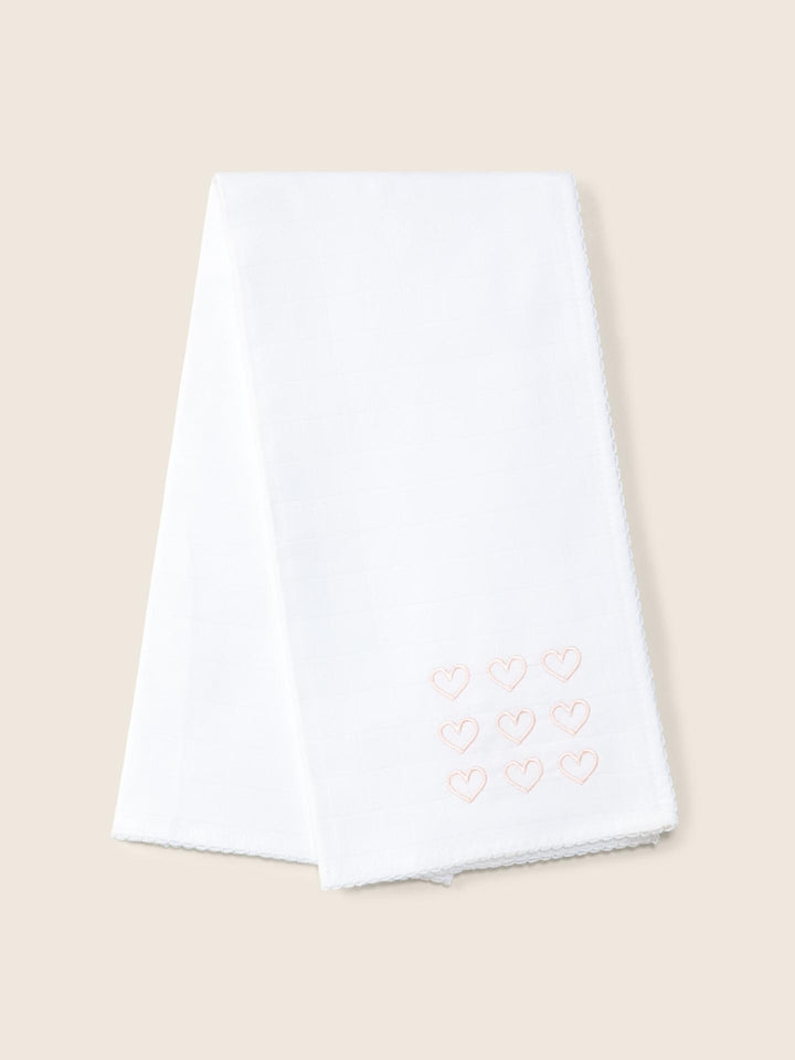 Quadrato in cotone ricamato con cuoricini rosa 18968F 02 WEDOBLE 