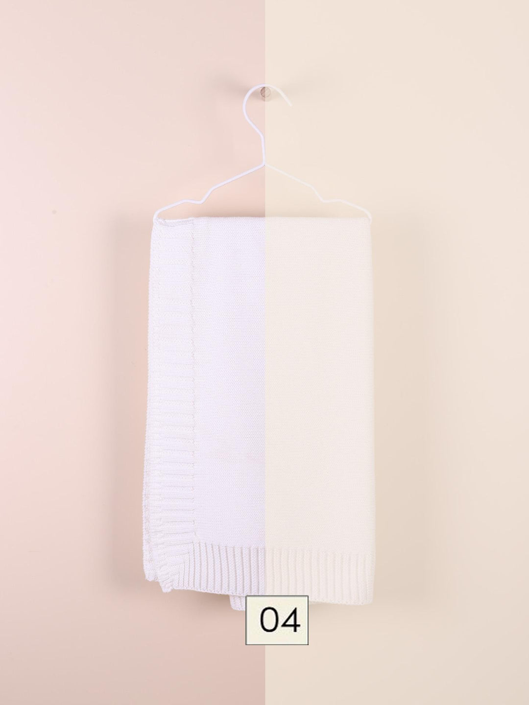 Copertina in filo beige 08306A 04 WEDOBLE 