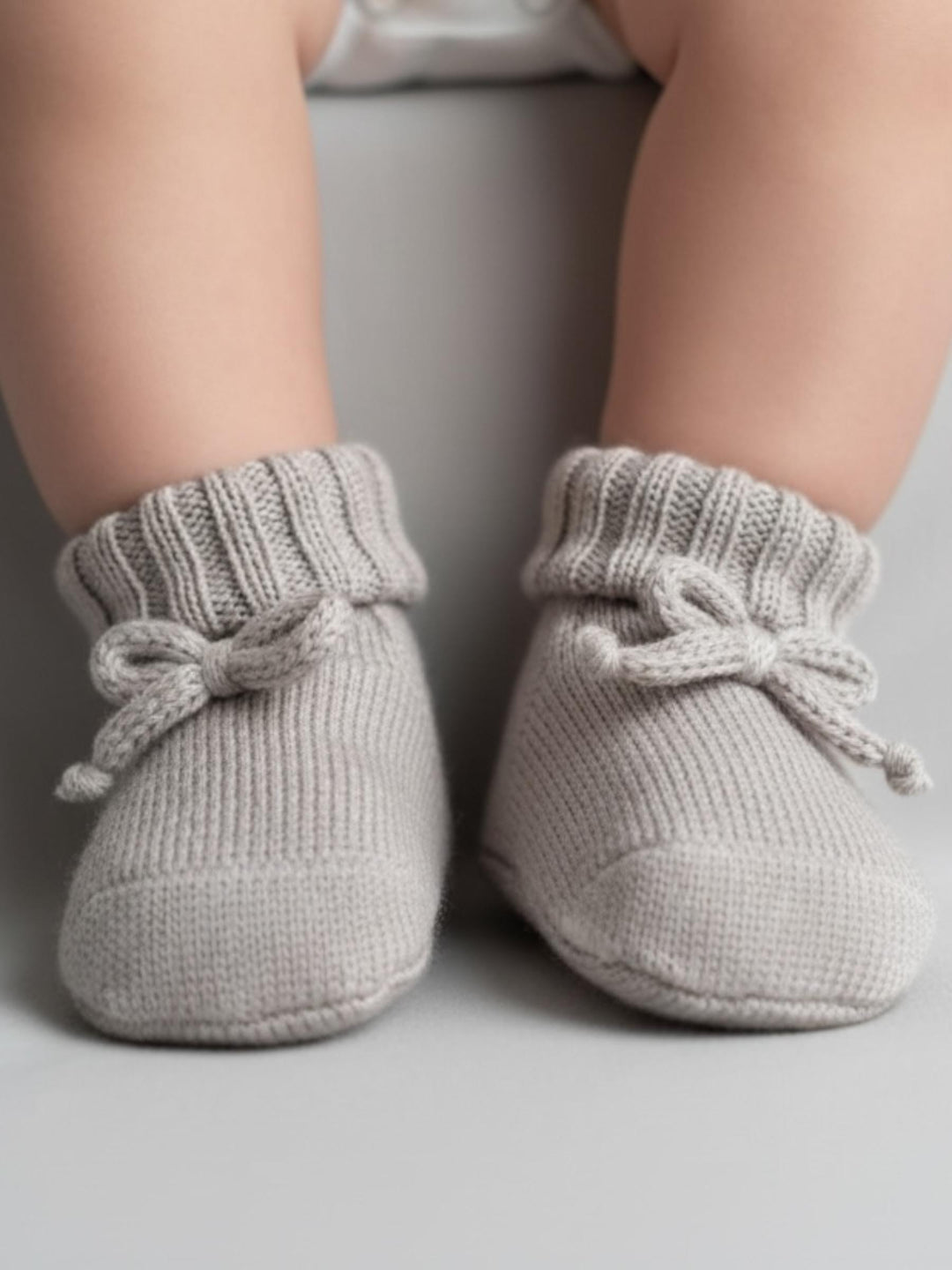 Scarpine in lana tortora con fiocco decorativo 2969 K5 STORY calze 