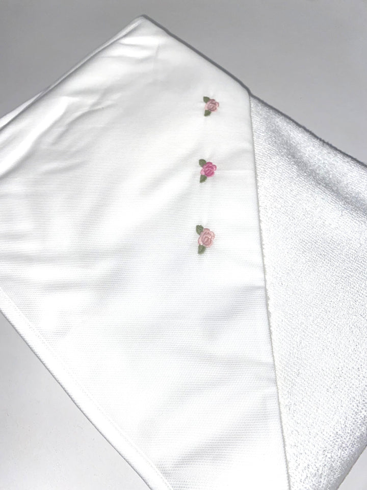 Triangolo da bagno in piquet con roselline ricamate a mano AS8000 BR Teto e Tatta 